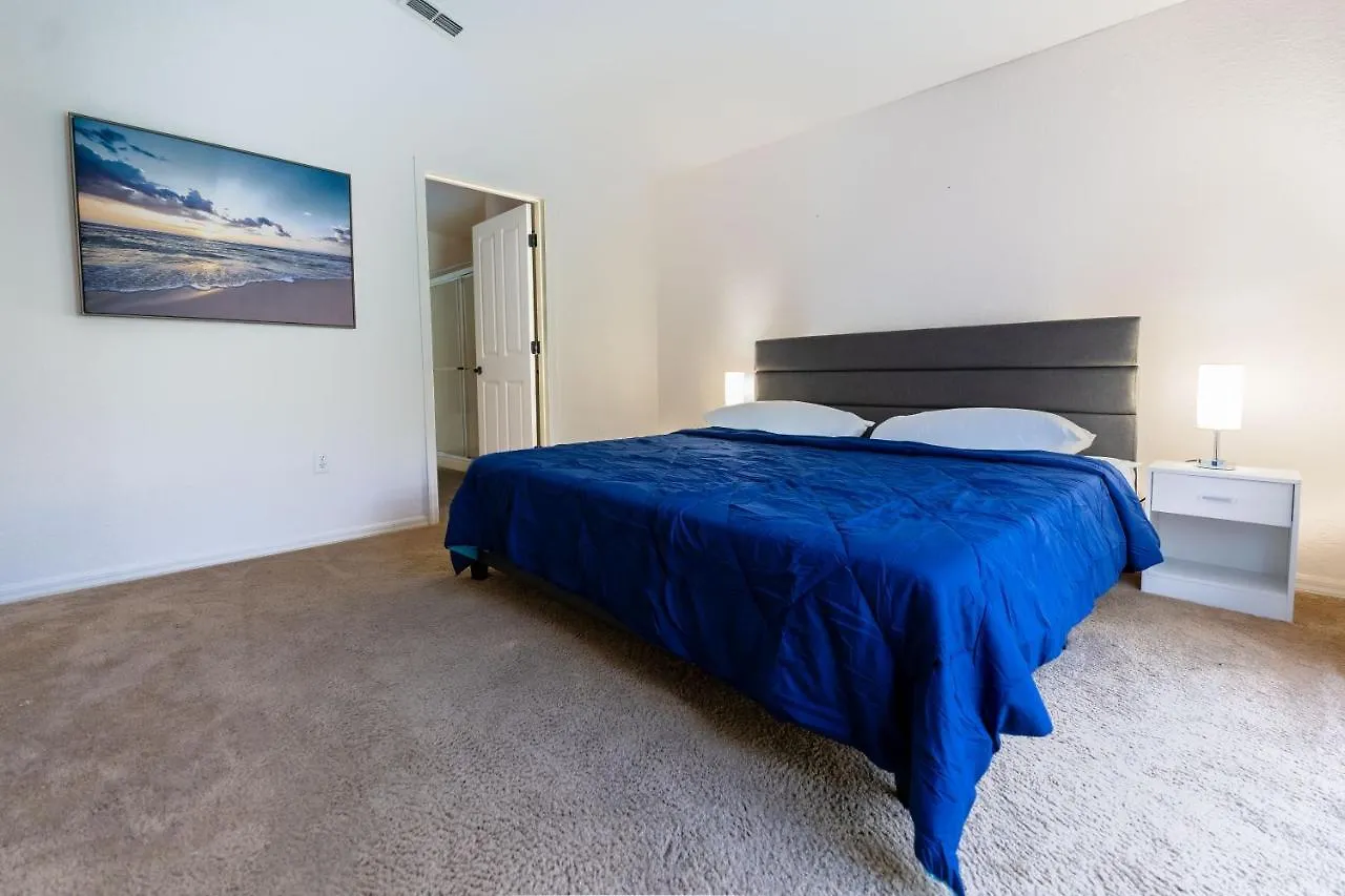 Home In Davenport Cheerful 4-Bedroom With Pool 0*,