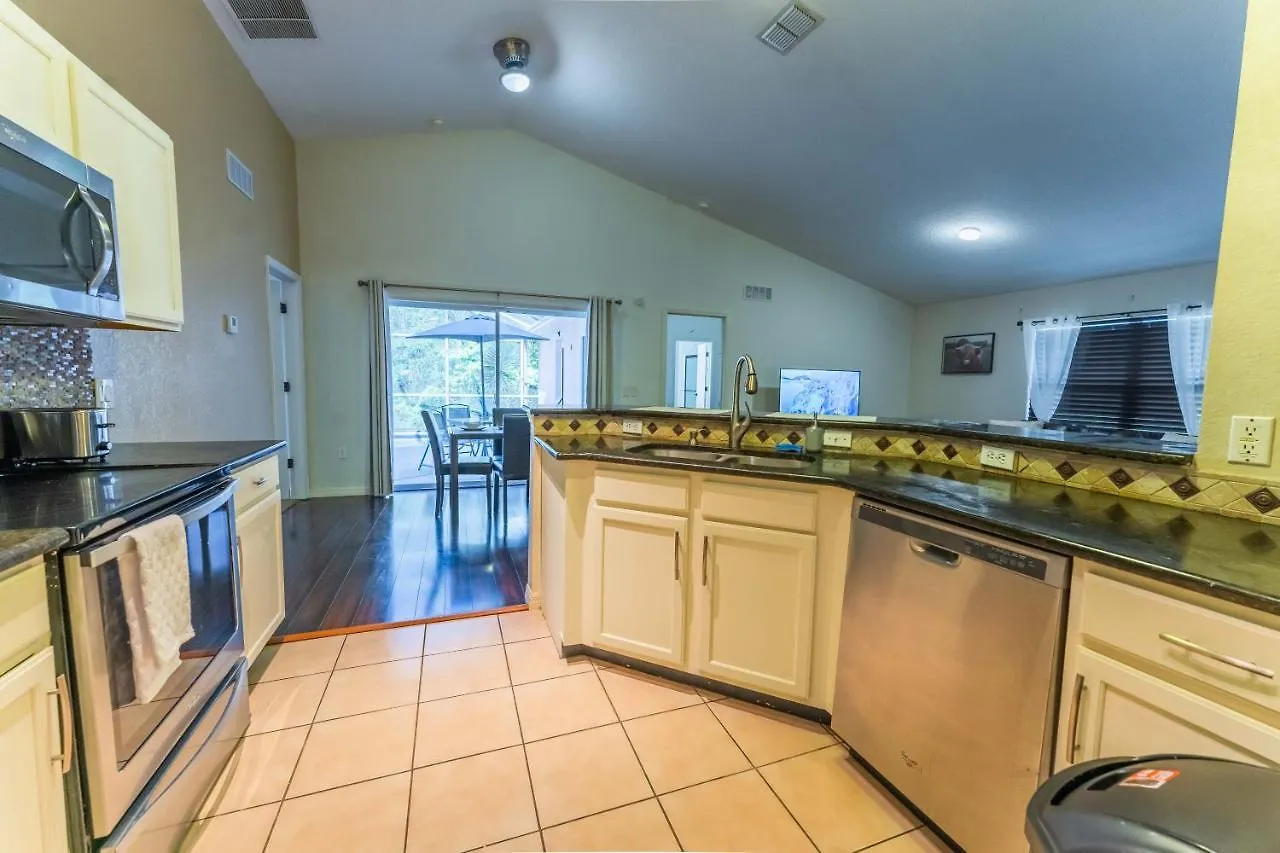 Home In Davenport Cheerful 4-Bedroom With Pool Apartment