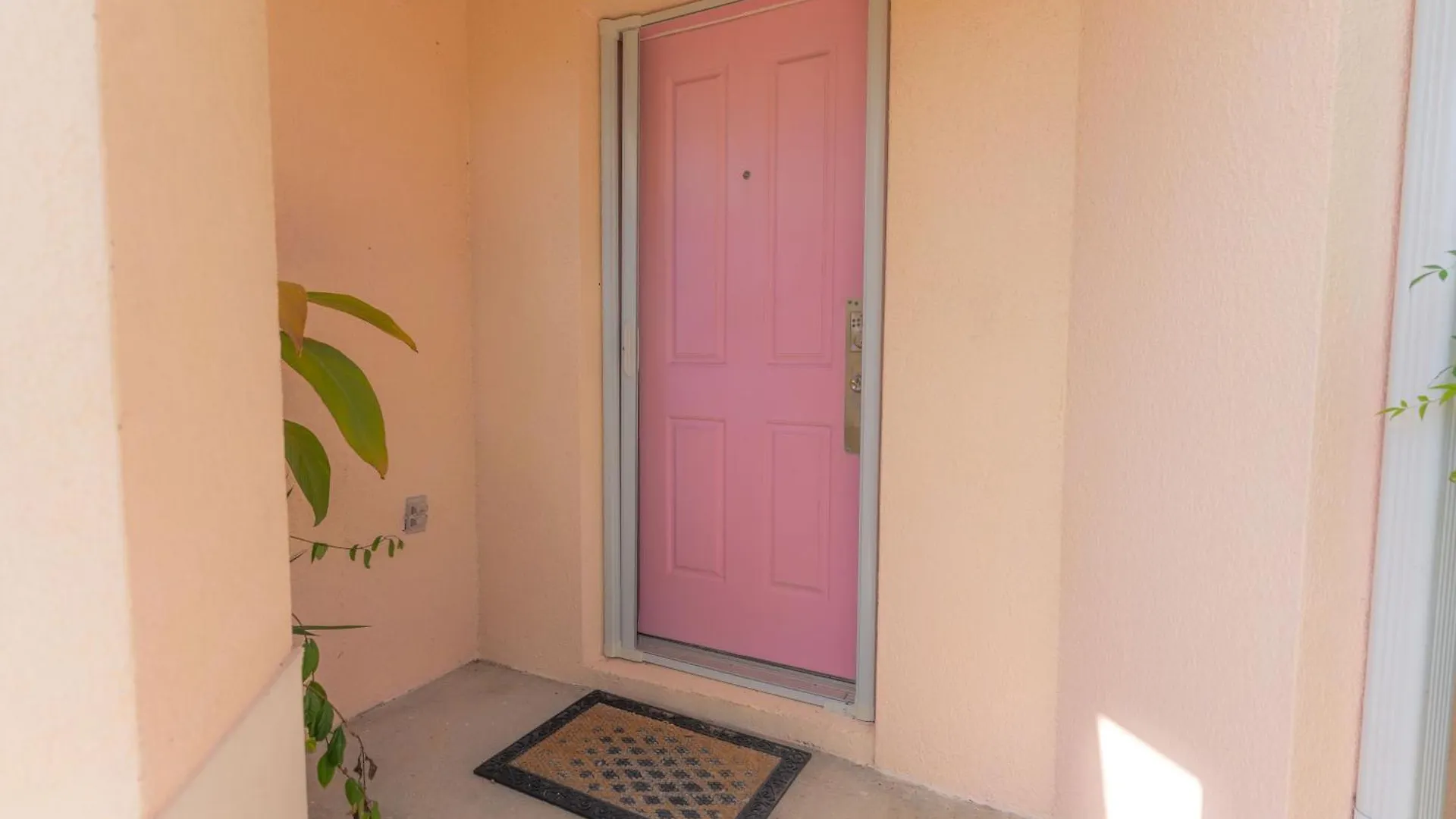 Home In Davenport Cheerful 4-Bedroom With Pool 0*,